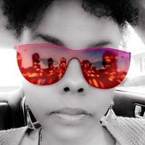 Meet your Posher, Amira